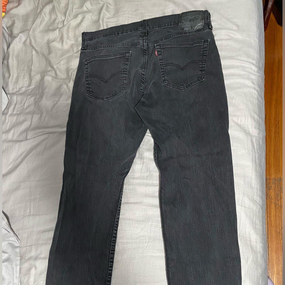 black Levi’s baggy jeans